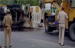 Oil tanker overturns at Moolchand Underpass, 20,000 liters of petrol spills; huge traffic jam